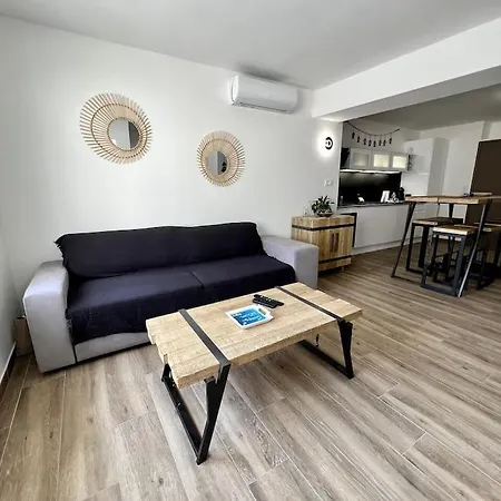 Beau T2 Climatise Et Avec Parking A Carnon Apartmán